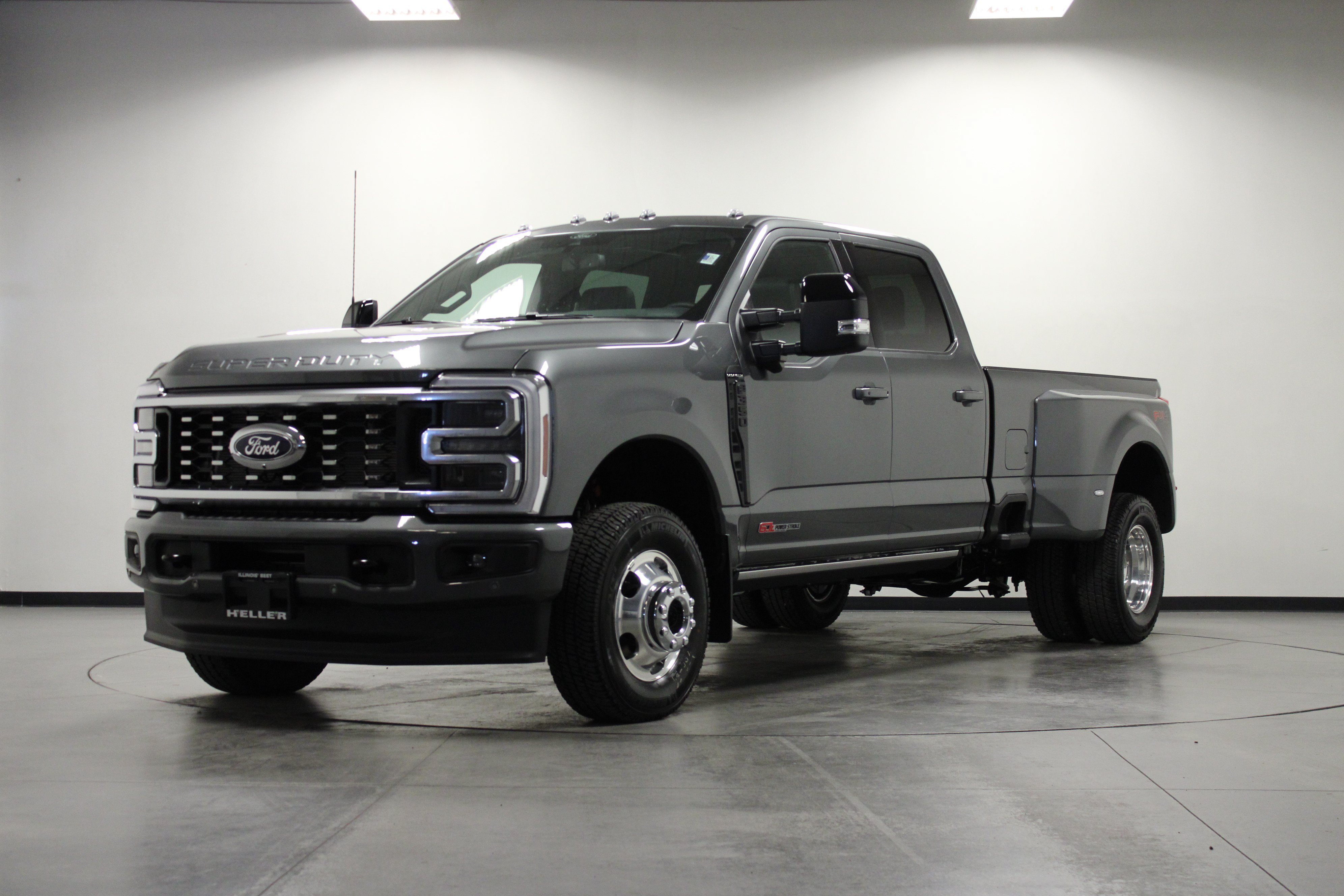 New 2026 Carbonized Gray Metallic Ford Platinum image 8