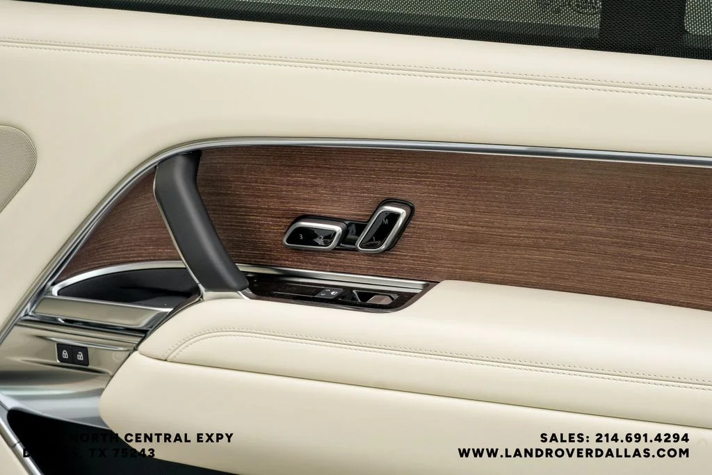 New 2026 Fuji White Land Rover SE image 54