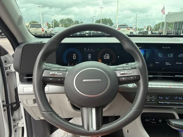 Used 2024 White Hyundai SEL image 32