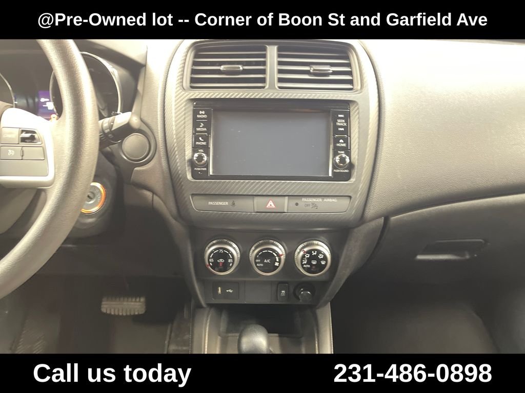 Used 2024  Mitsubishi  image 18