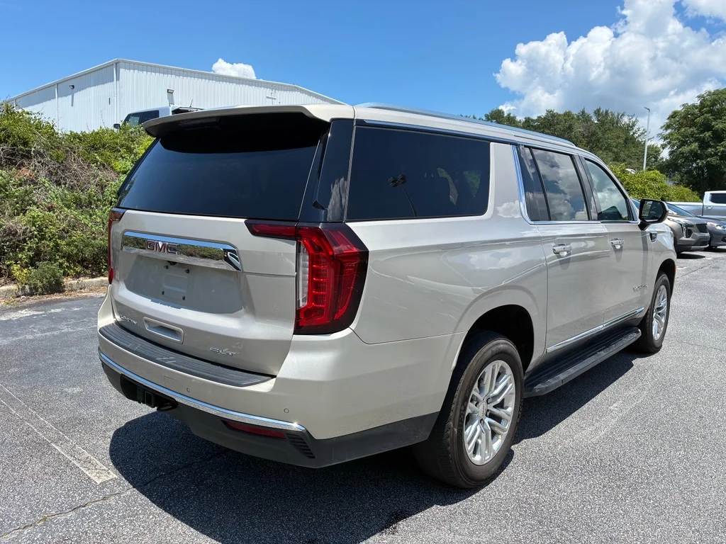 Used 2023 Pearl Beige Metallic GMC SLT image 5