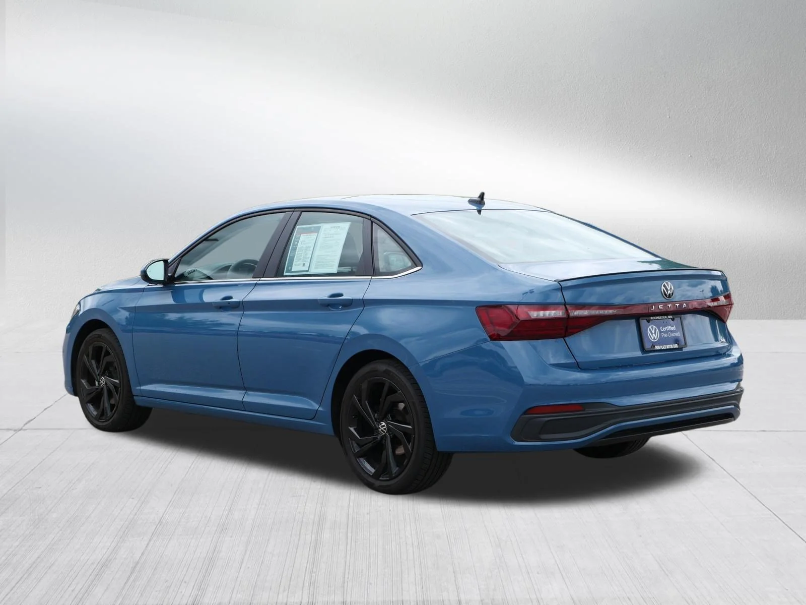 Certified Used 2025 Monterey Blue Volkswagen SE image 5