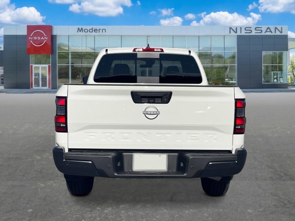 New 2026 Glacier White Nissan S image 4