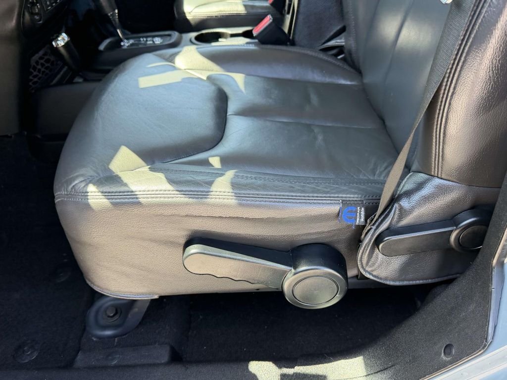 Used 2014 Gray Jeep Unlimited Sahara image 15