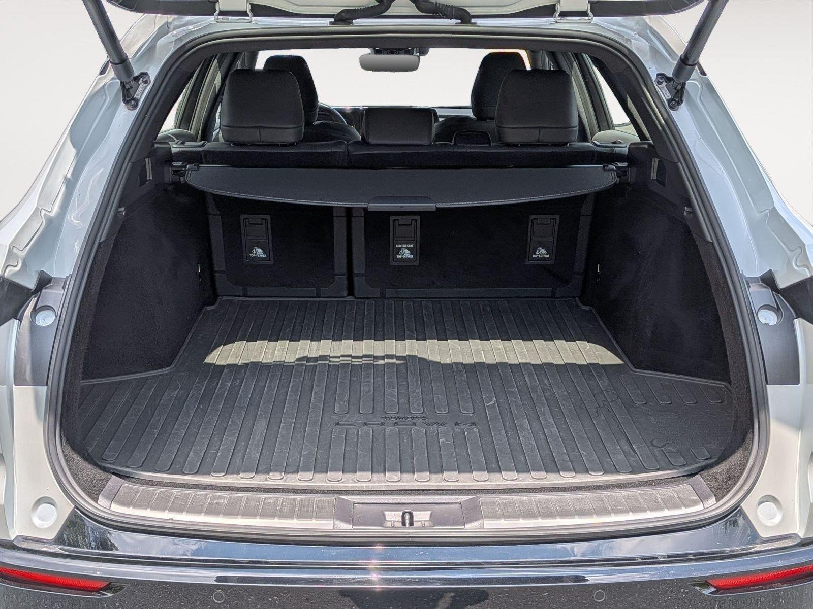 Used 2025 Oxygen White Toyota Limited image 19