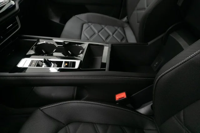 2026 Volkswagen Atlas Cross Sport SE w/Tech - Photo 30