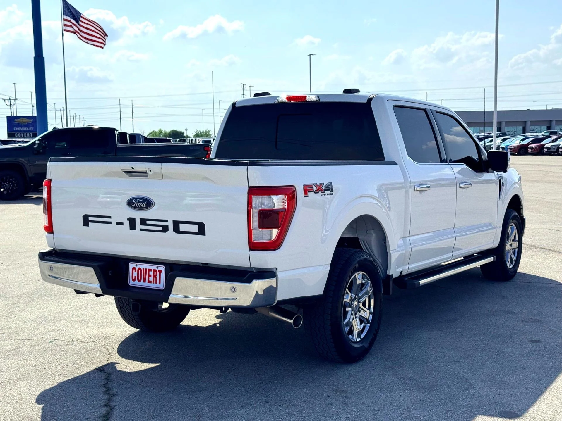 Used 2023  Ford Lariat image 6