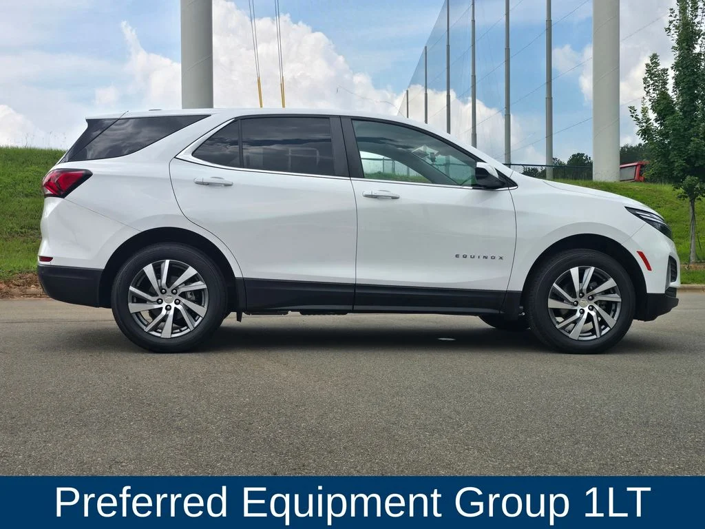 Used 2022 White Chevrolet LT image 2