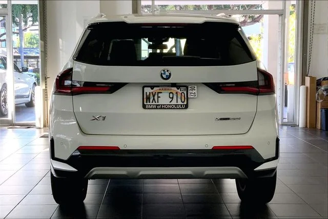 Used 2023 Alpine White BMW xDrive28i image 4