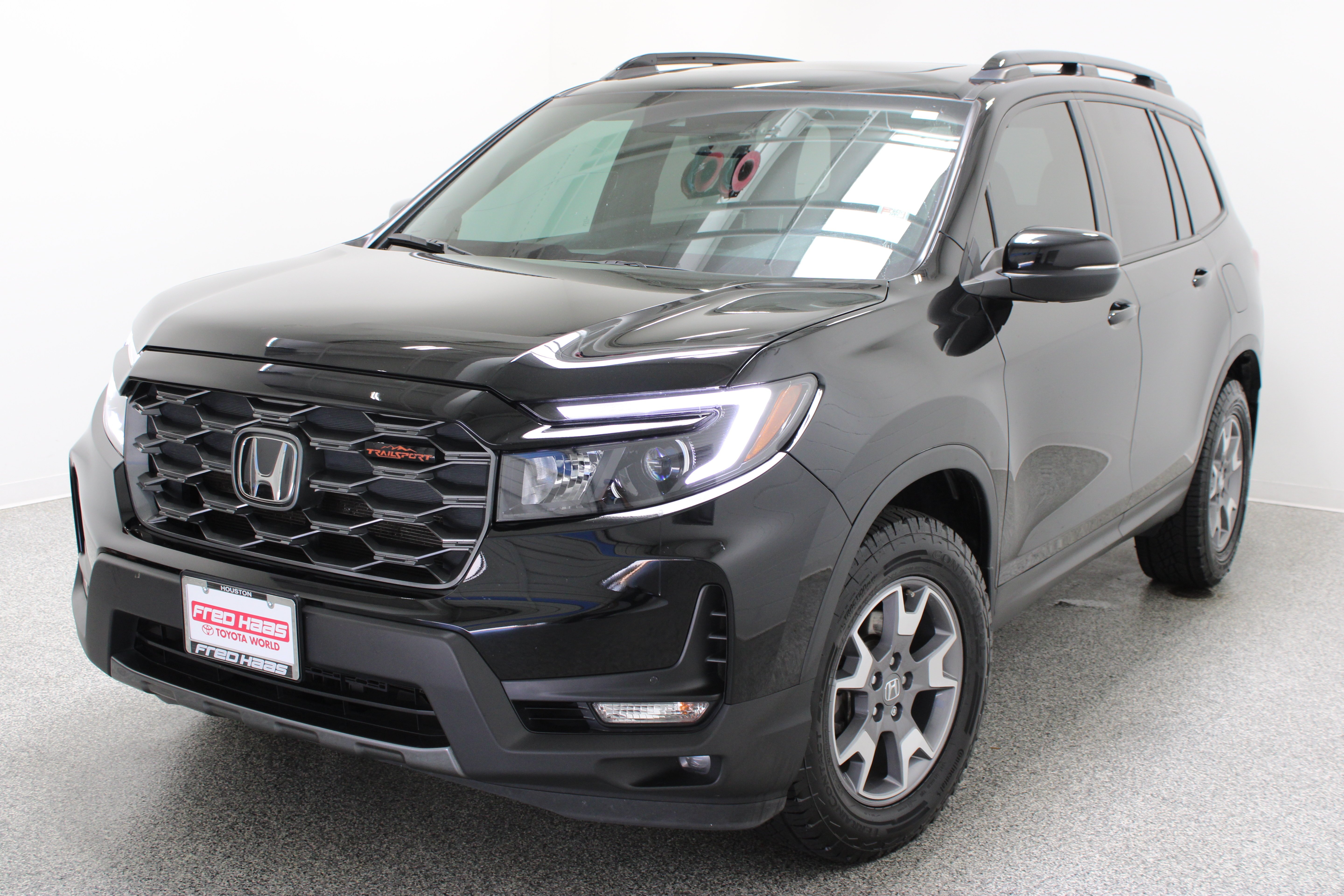Used 2022 Black Honda TrailSport 3.5L image 2