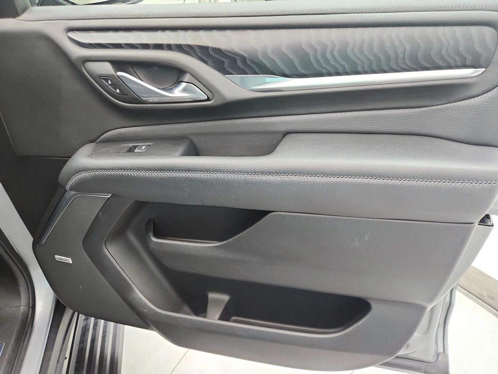 Used 2023 Sterling Metallic GMC Denali image 37