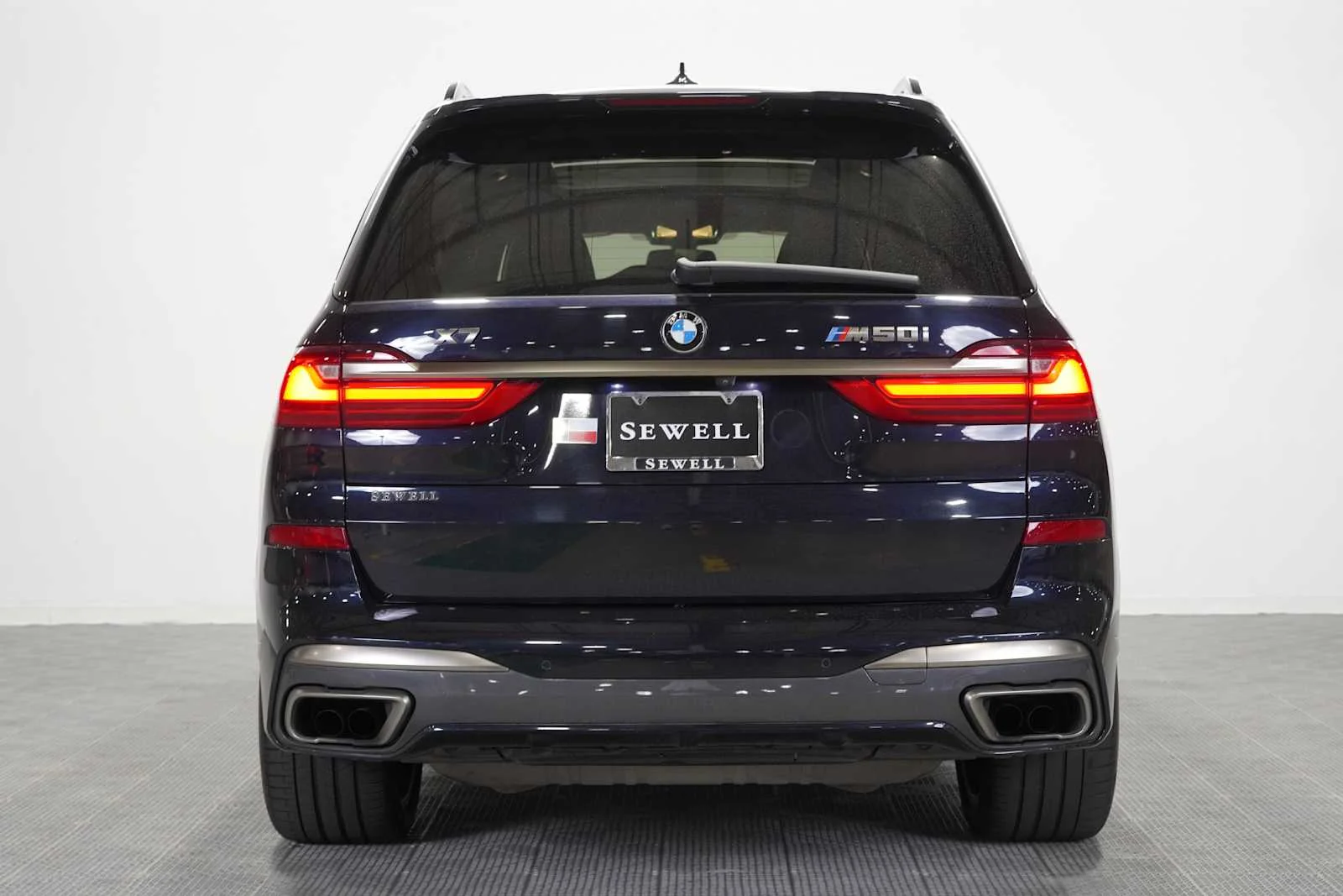 Used 2022 Carbon Black Metallic BMW M50i image 5