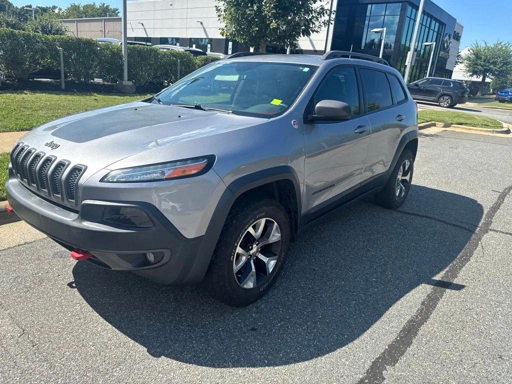 Used 2017 Billet Silver Metallic Jeep Trailhawk image 1