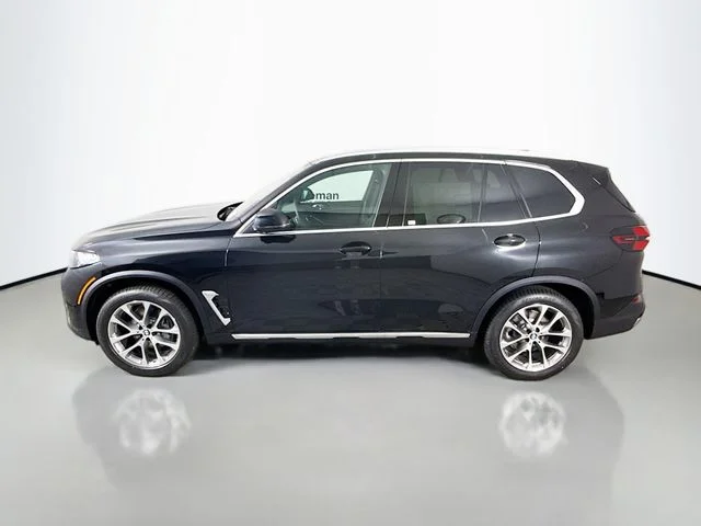 Used 2026 Black BMW xDrive40i image 4