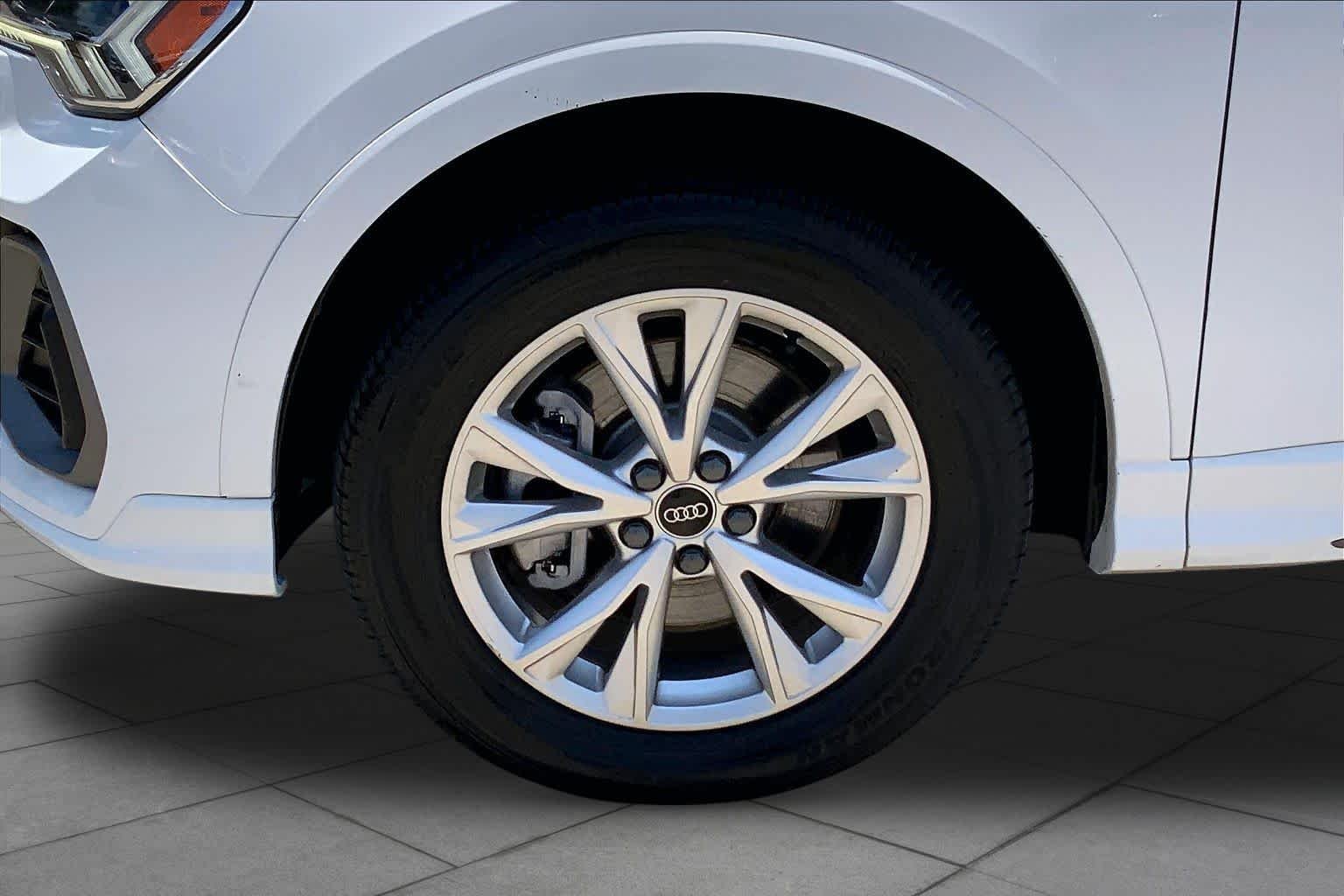 Used 2025 Arkona White Audi S line Premium image 11