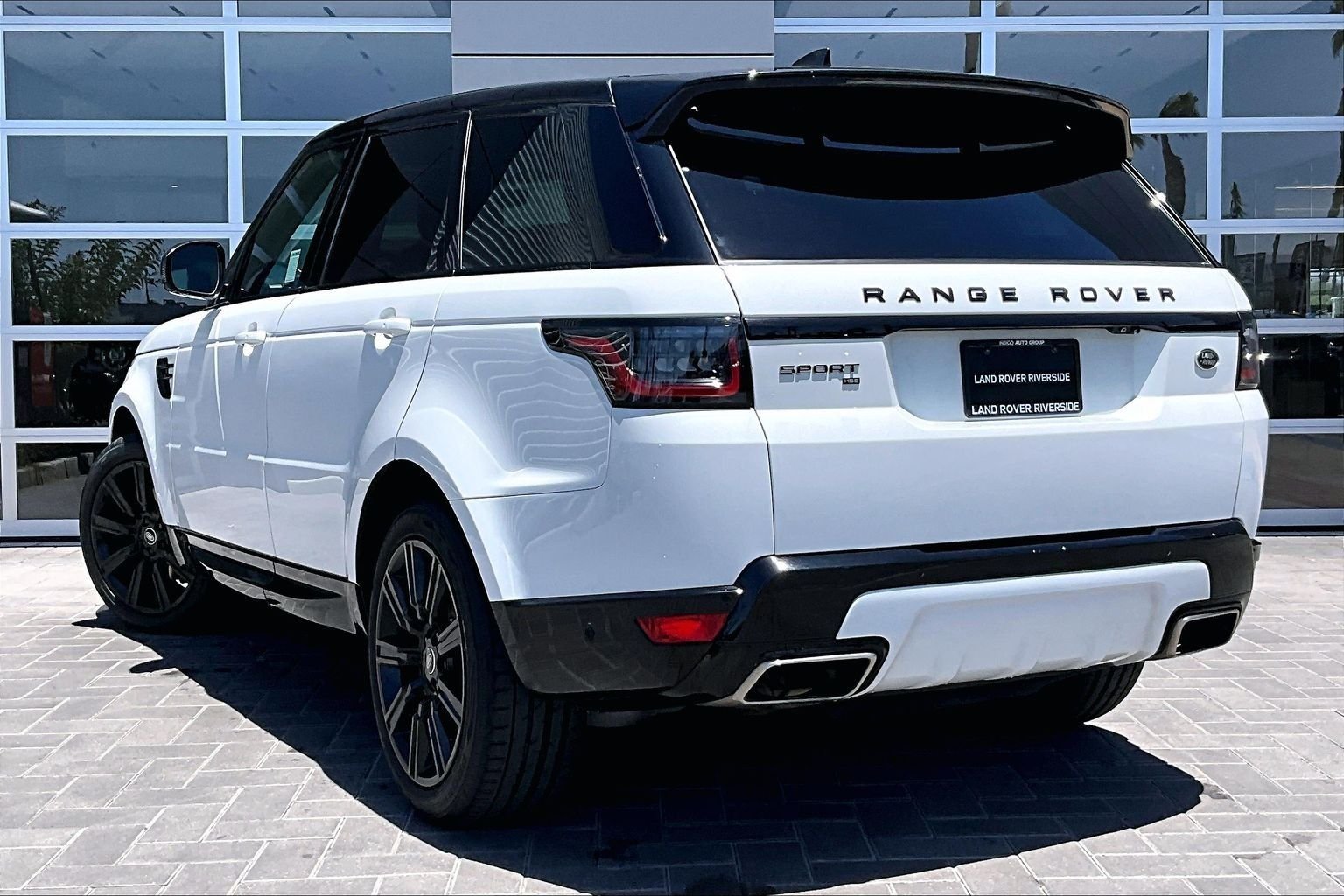 Used 2022 White Land Rover HSE Silver Edition image 12