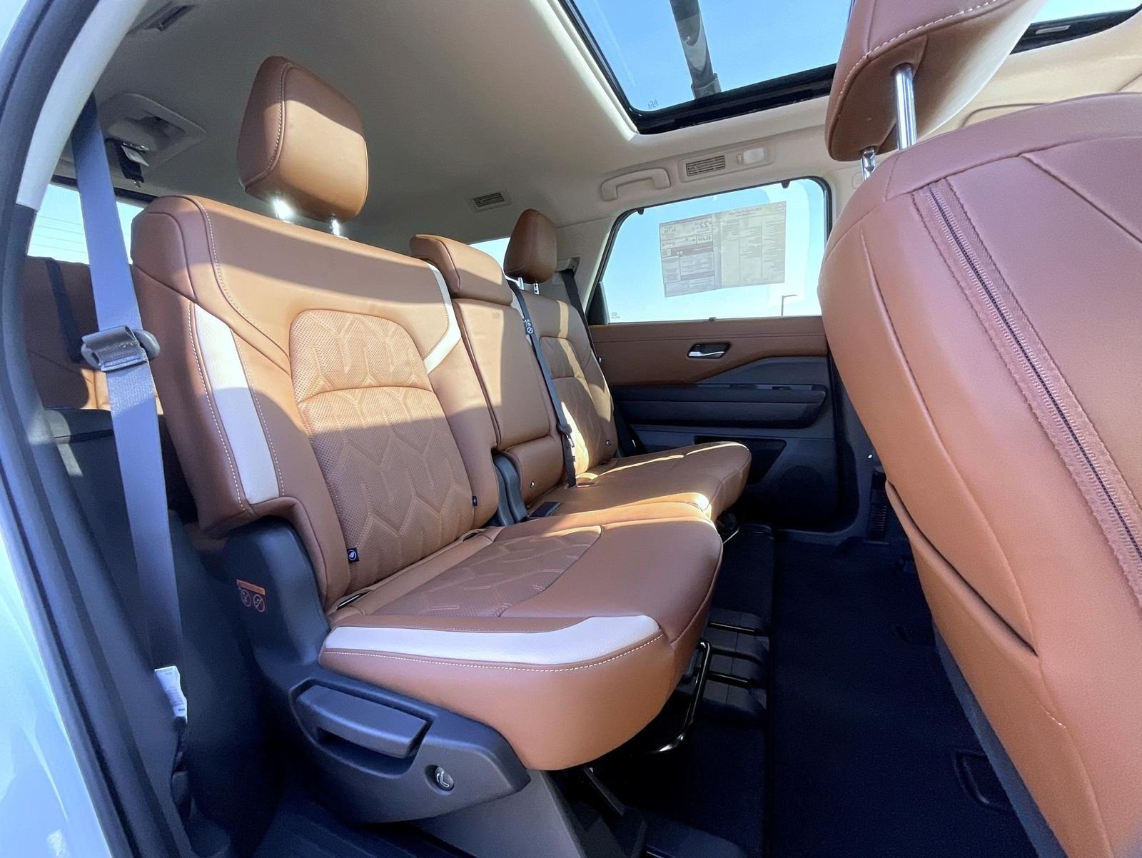 New 2026 White Nissan Platinum image 22
