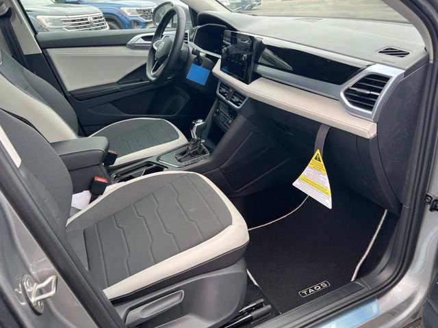 New 2026 Silver Volkswagen 1.5T SE image 30