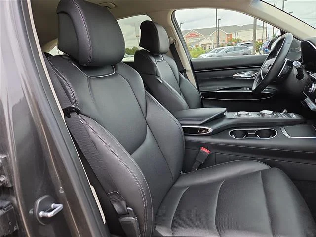Used 2025 Makalu Gray Genesis 2.5T All-Wheel Drive image 8