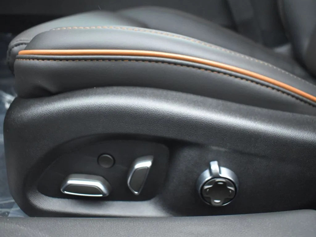 2025 Cadillac CT4 V-Series - Photo 12