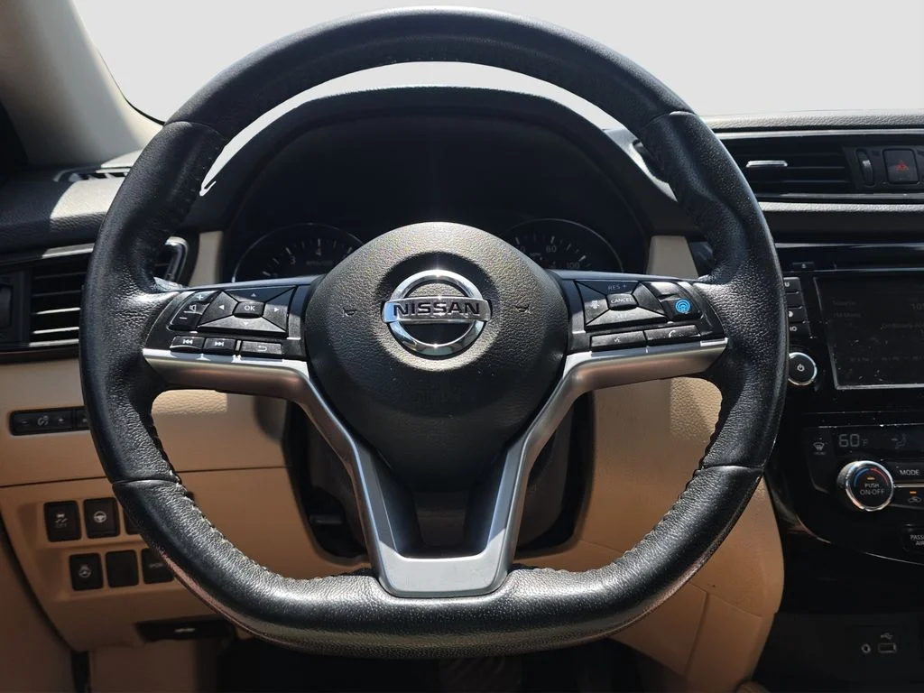 Used 2020 Green Nissan SL image 9
