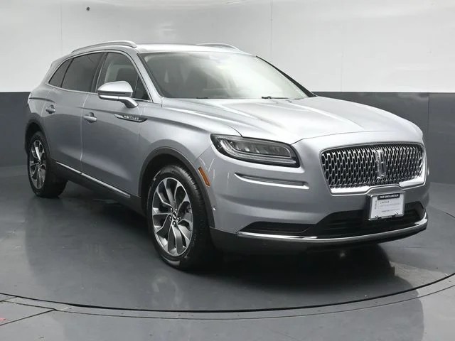 Used 2023 Silver Lincoln Reserve image 1