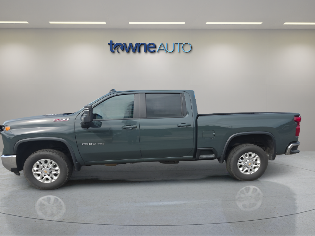 Used 2025 Gray Chevrolet LT image 2