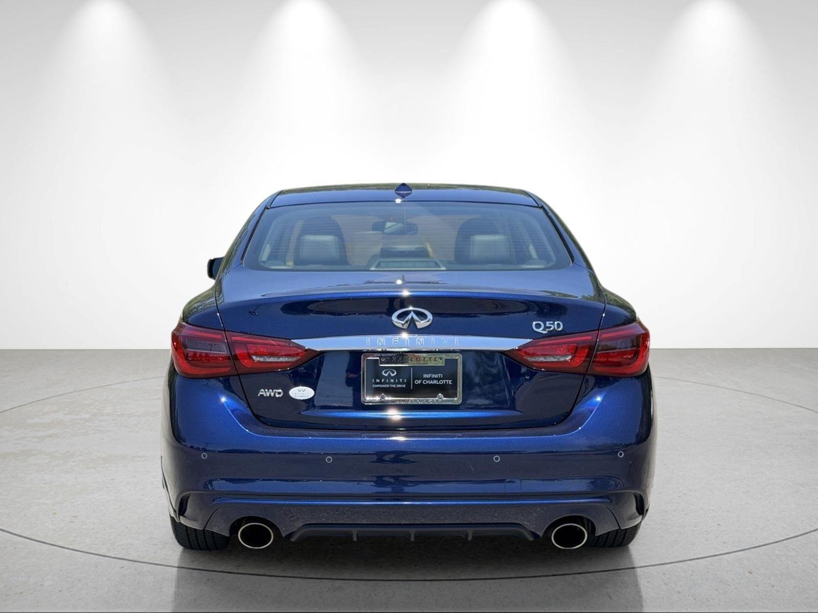 Used 2023 Grand Blue INFINITI LUXE image 4
