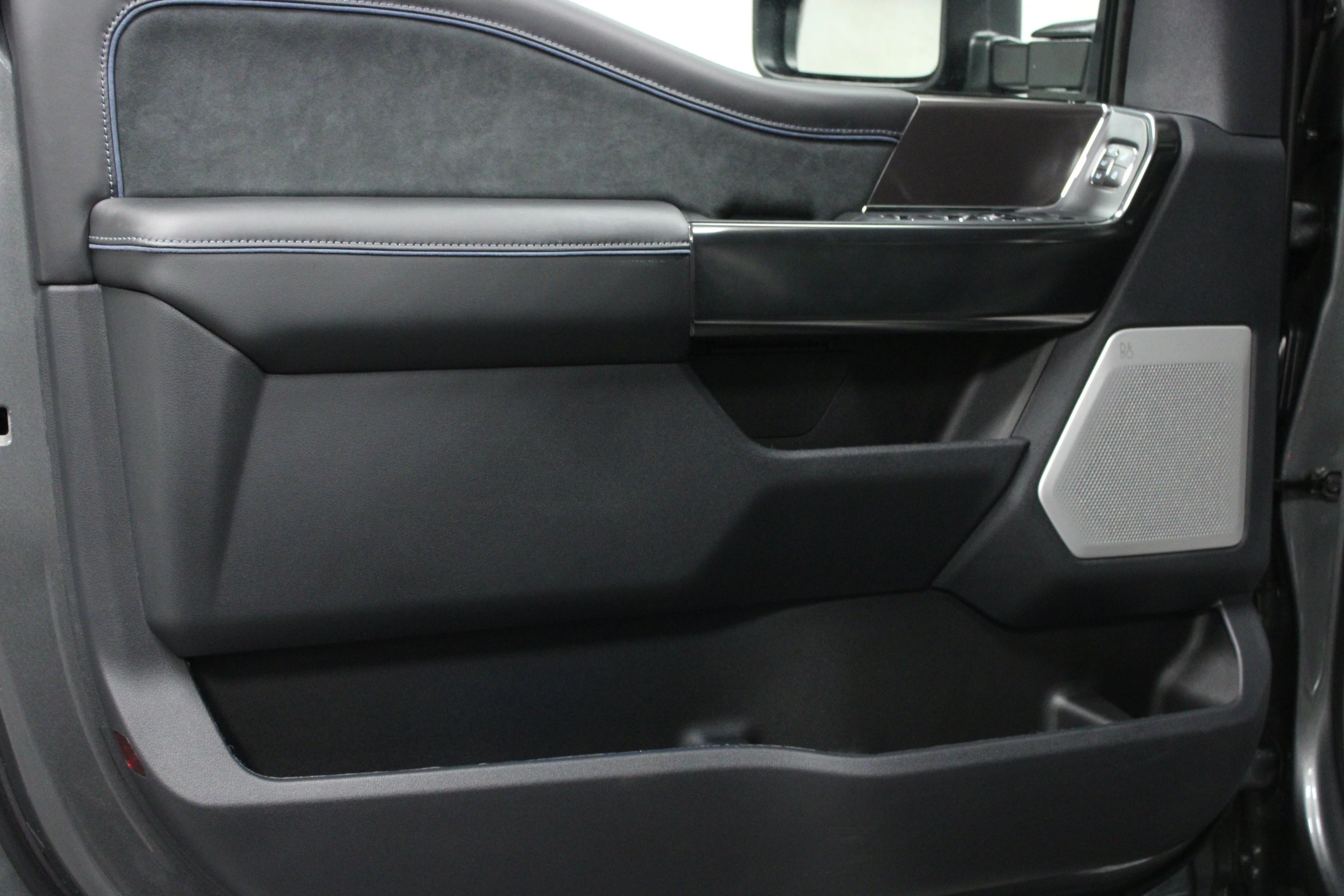 New 2026 Carbonized Gray Metallic Ford F-350® Platinum® image 11
