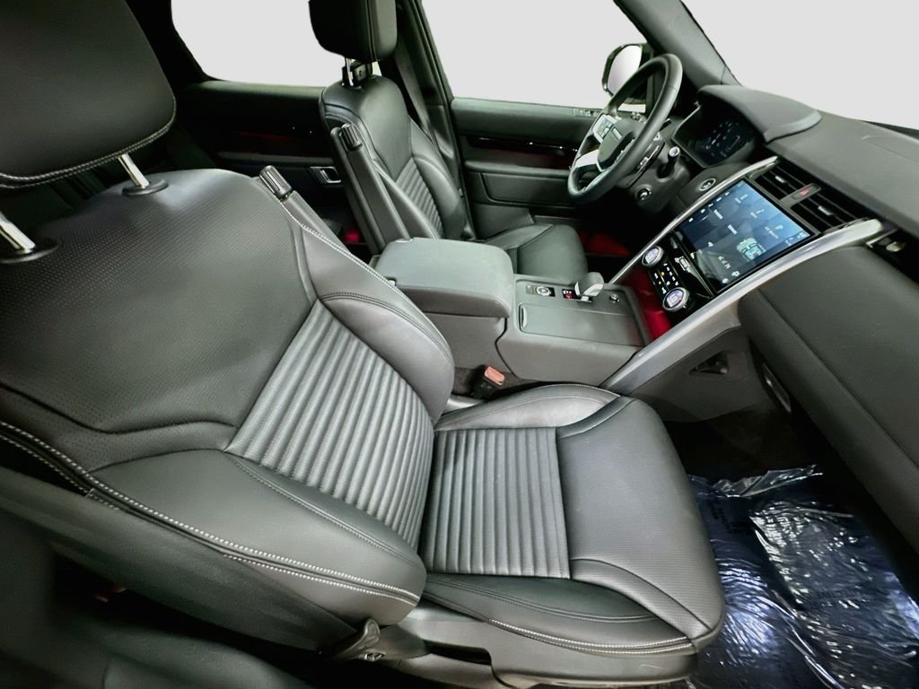 Used 2025 White Land Rover S image 29