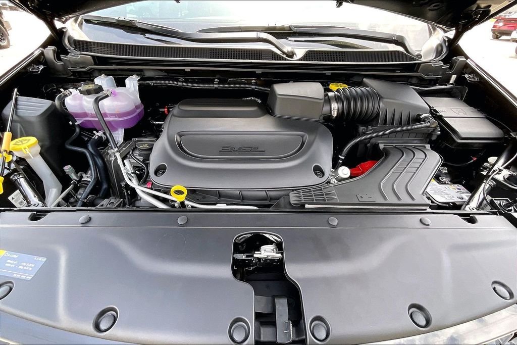 New 2026 Chrysler Pacifica Select 4D Passenger Van