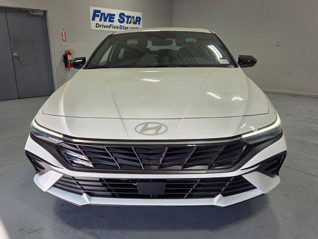 New 2026 White Hyundai SEL Sport Premium image 2