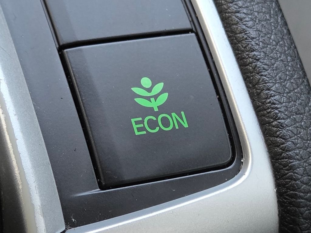 Used 2018  Honda LX image 31