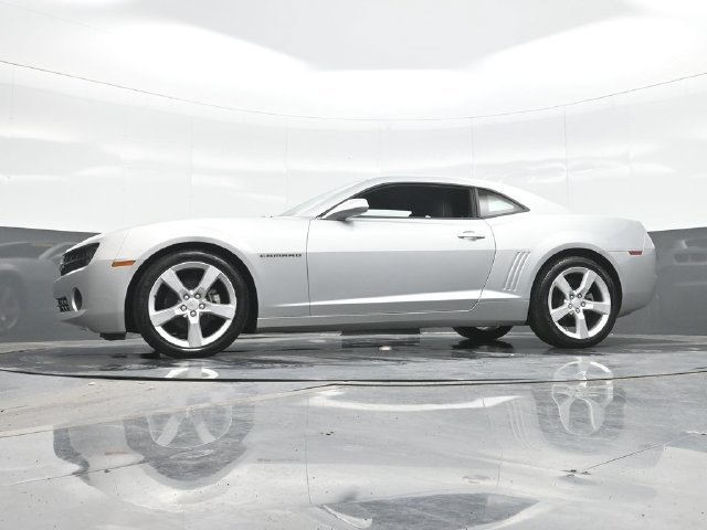Used 2011 Silver Chevrolet 1LS image 21