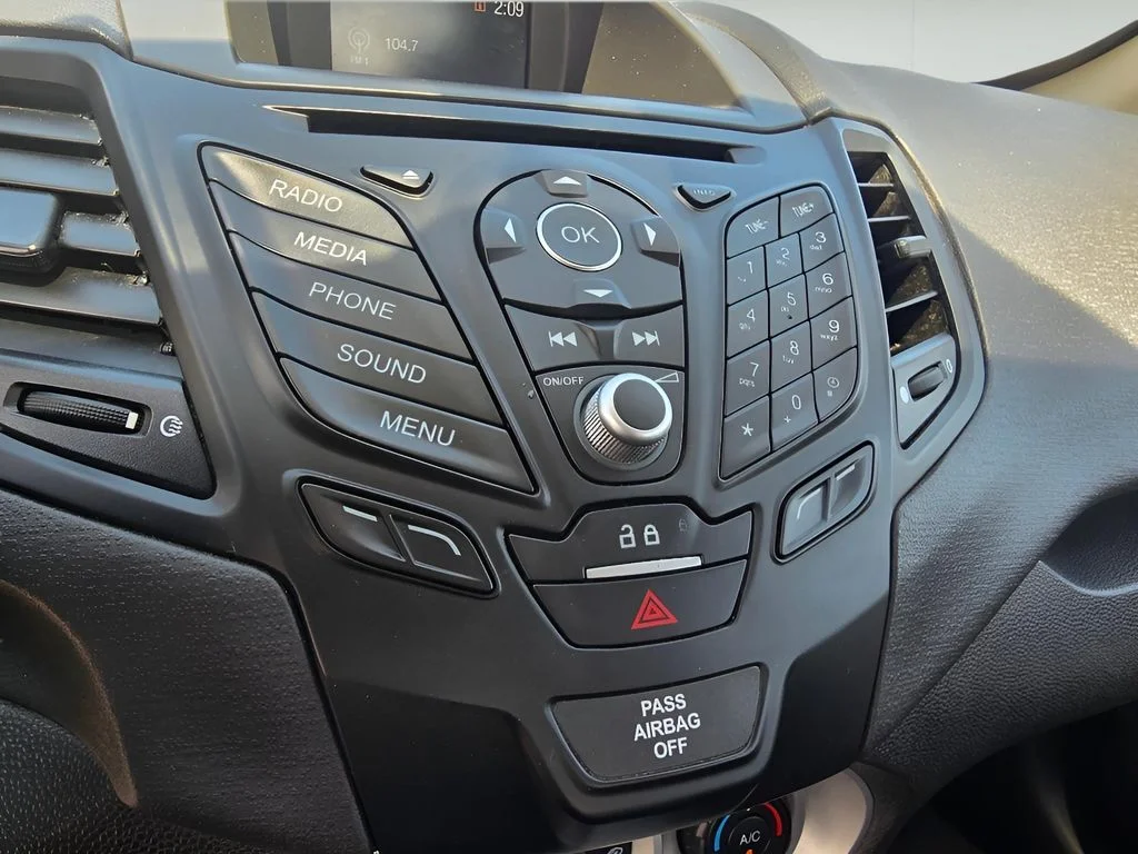 Used 2019 Magnetic Metallic Ford SE image 18