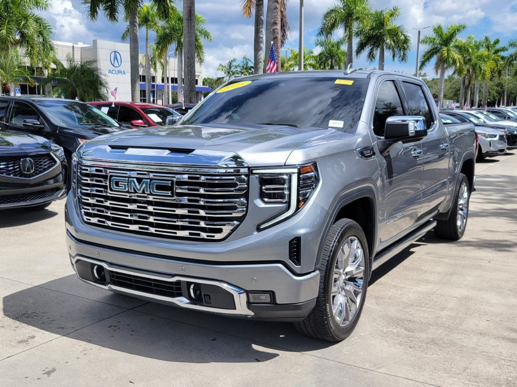 Used 2025 Silver GMC Denali image 3
