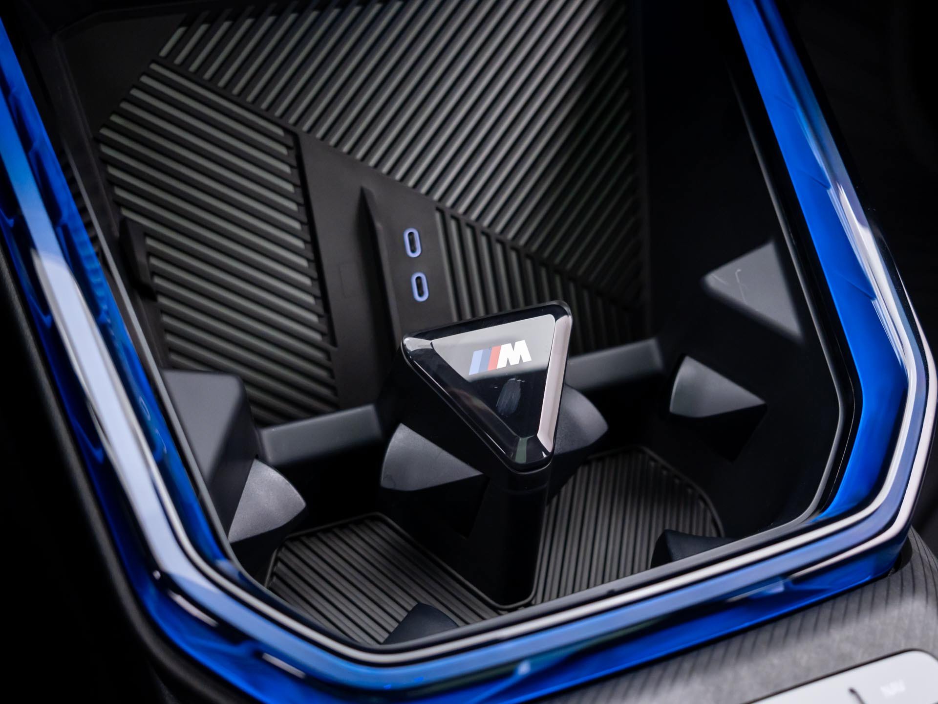 New 2026 Tanzanite Blue II Metallic BMW 30 xDrive image 21