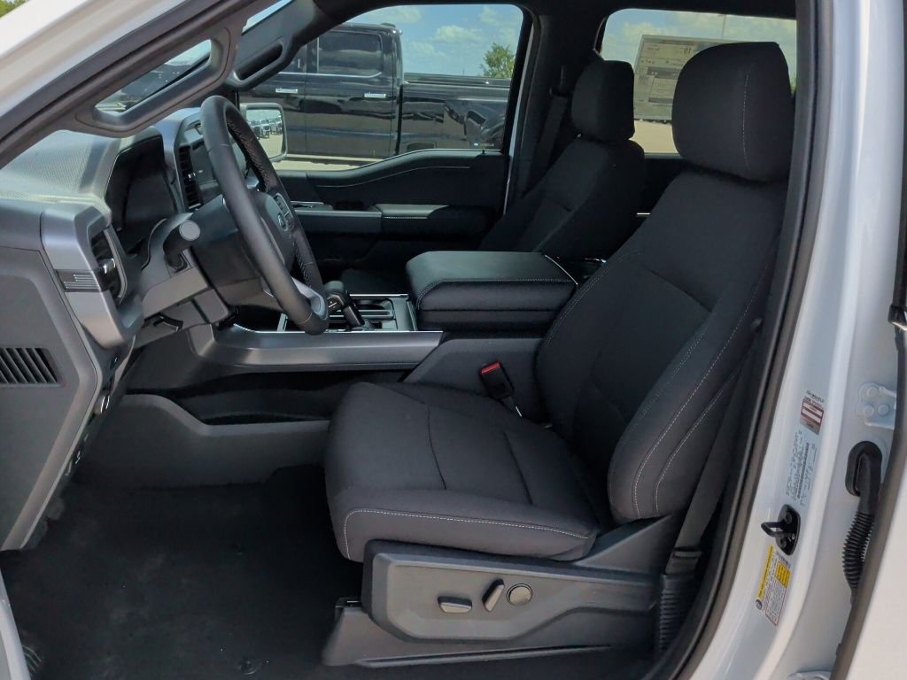 New 2026 Oxford White Ford XLT image 12