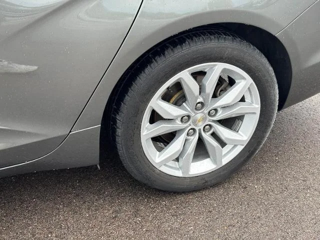 Used 2016 Heather Gray Metallic Chevrolet  image 9
