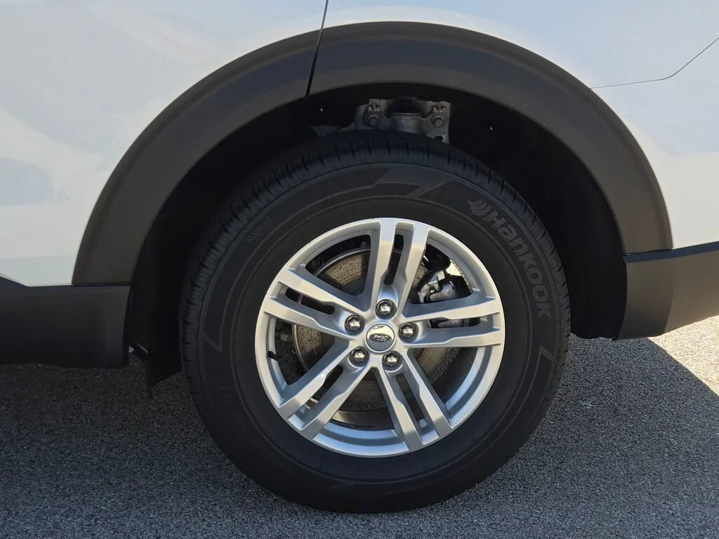 Certified Used 2023 Oxford White Ford XLT image 15