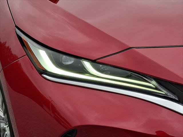 Certified Used 2023 RUBY FLARE PEARL Toyota  image 10