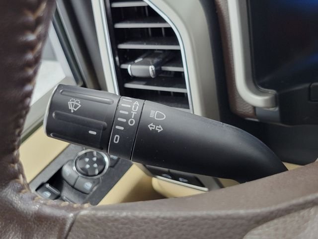 Used 2020 White Ford Lariat image 14