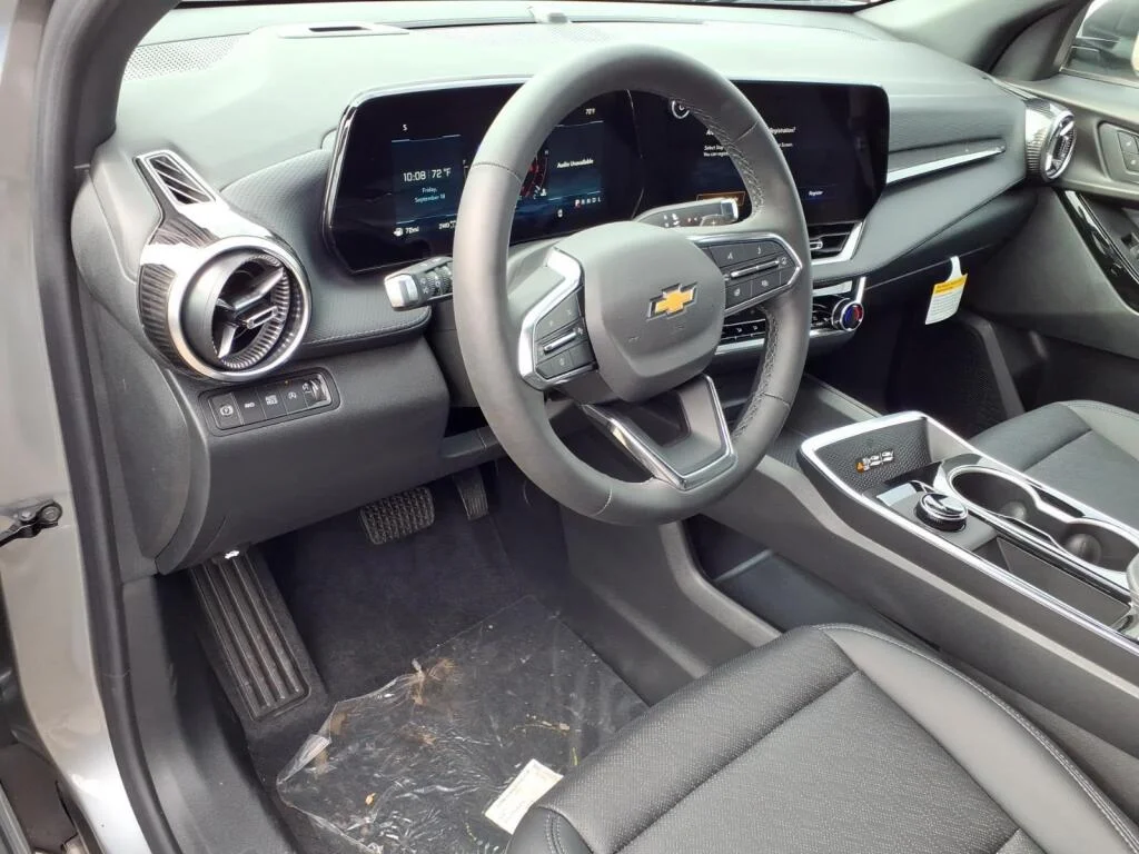 New 2027 Sterling Gray Metallic Chevrolet AWD LT image 8
