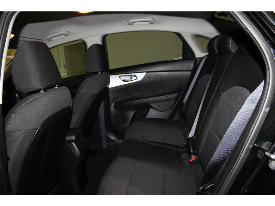 2023 Kia Forte LXS - Photo 12