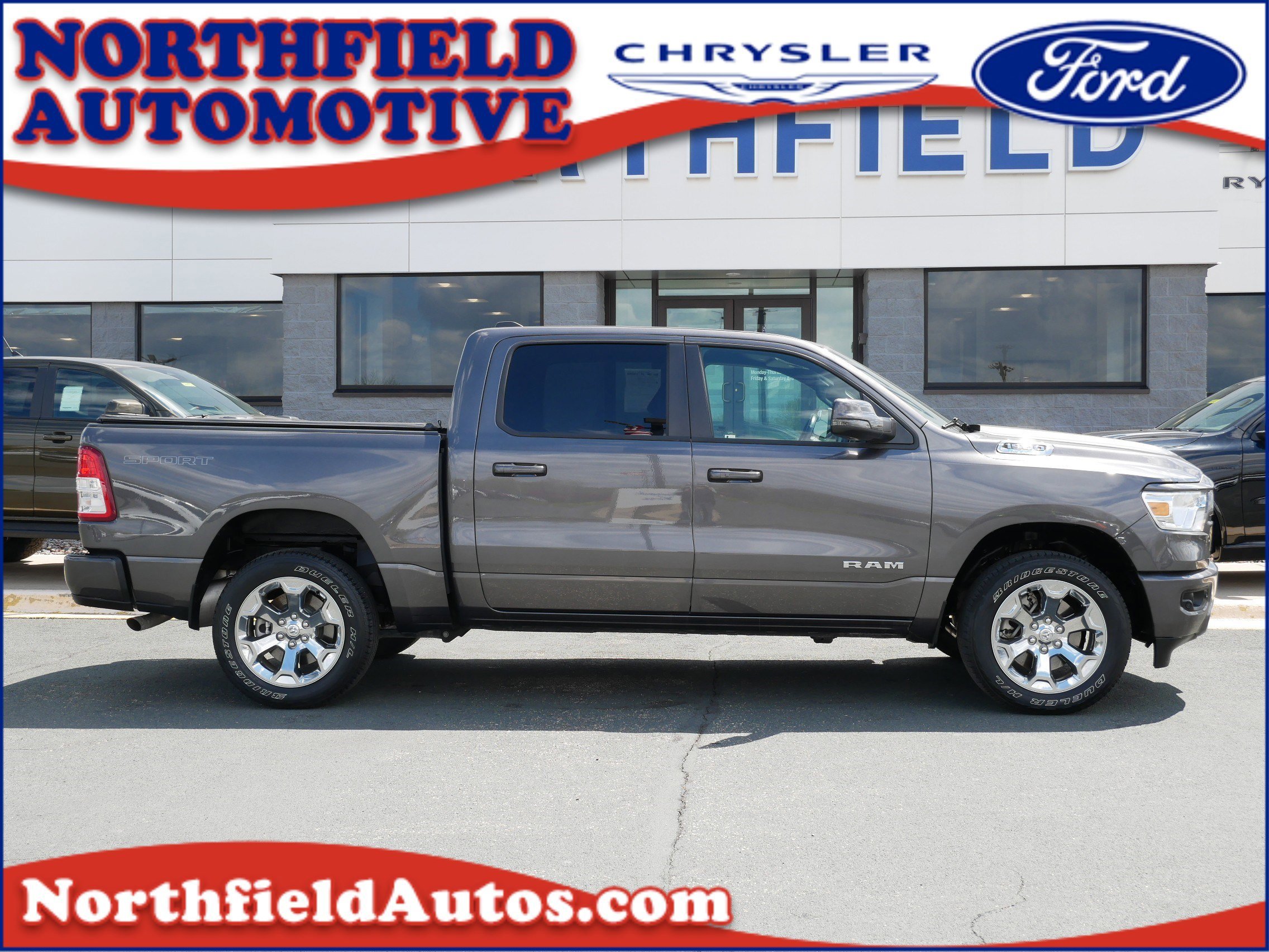 2023 RAM 1500 Big Horn/Lone Star 4x4 Crew Cab 5'7's photo