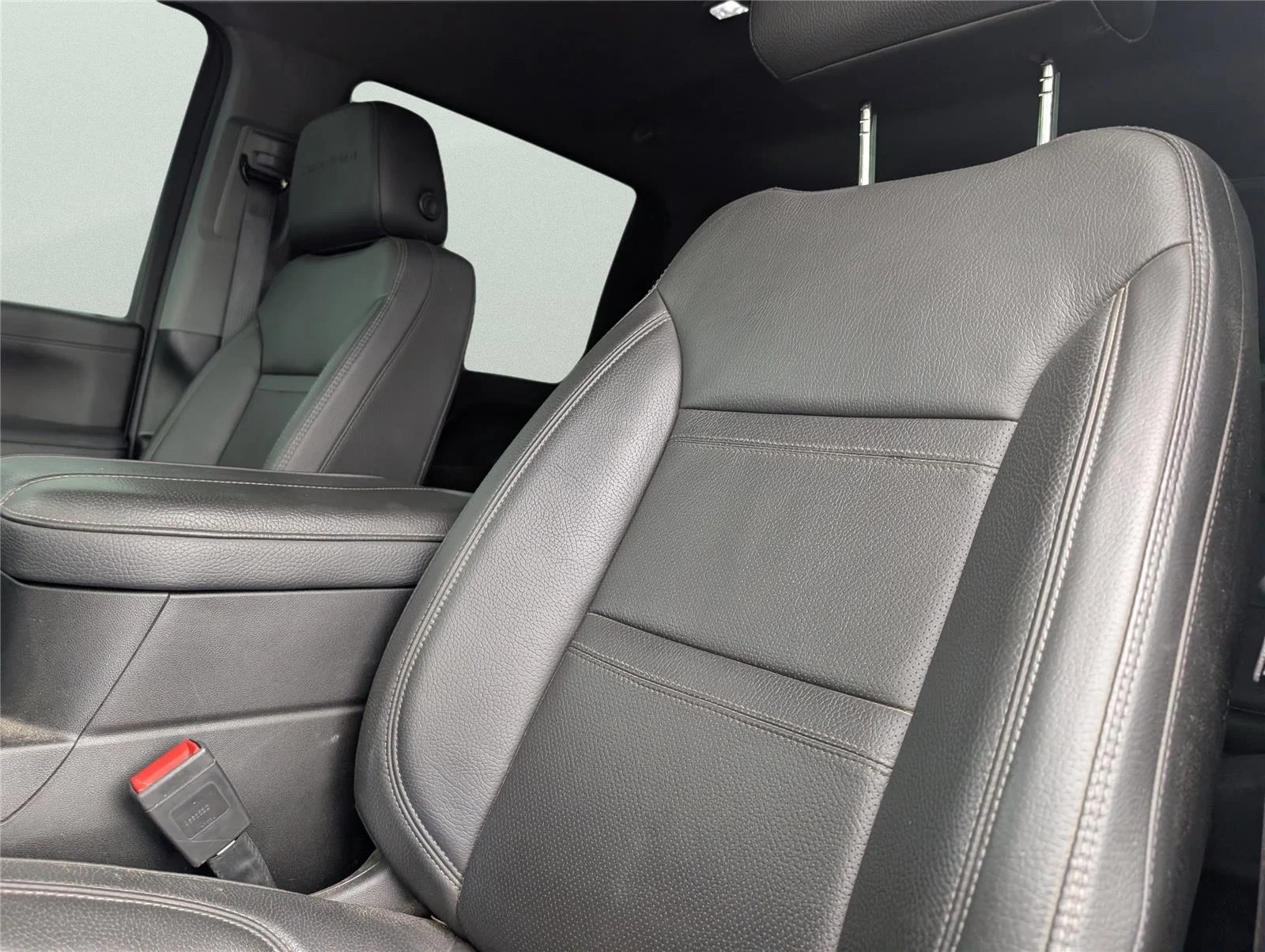 Used 2023 White Frost Tricoat GMC Denali image 12