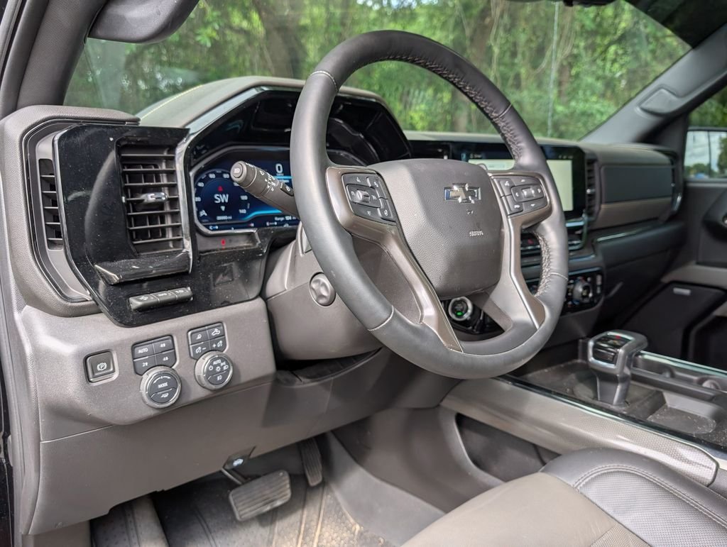 Used 2024 Black Chevrolet ZR2 image 31