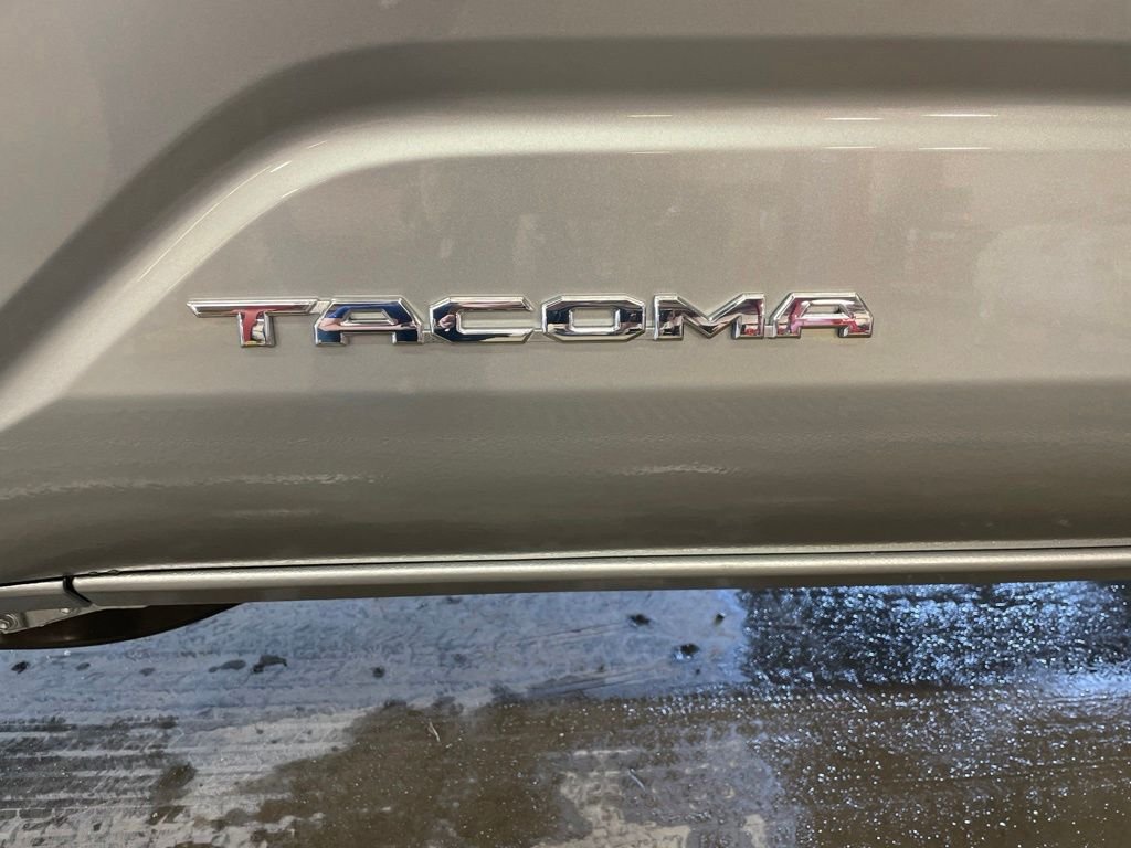 2026 Toyota Tacoma SR5 - Photo 10