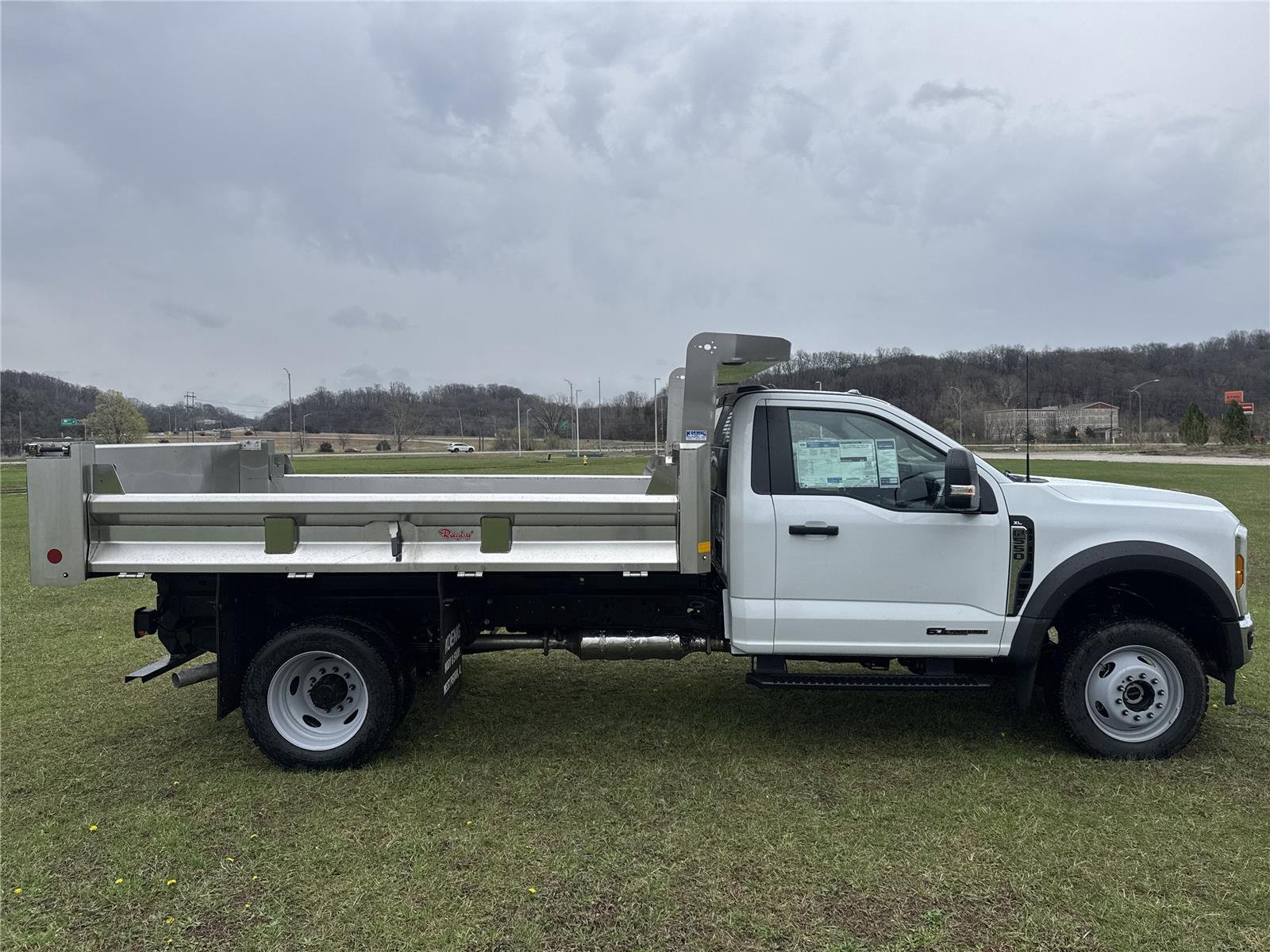 New 2026 Oxford White Ford F-550® XL image 4