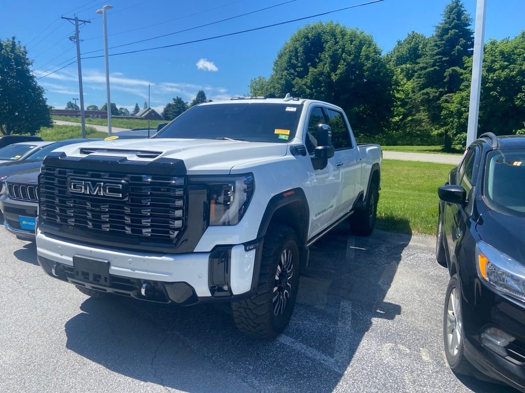 Used 2025 Summit White GMC Denali Ultimate image 3